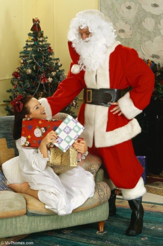Санта Клаус трахает юную шлюху за подарки