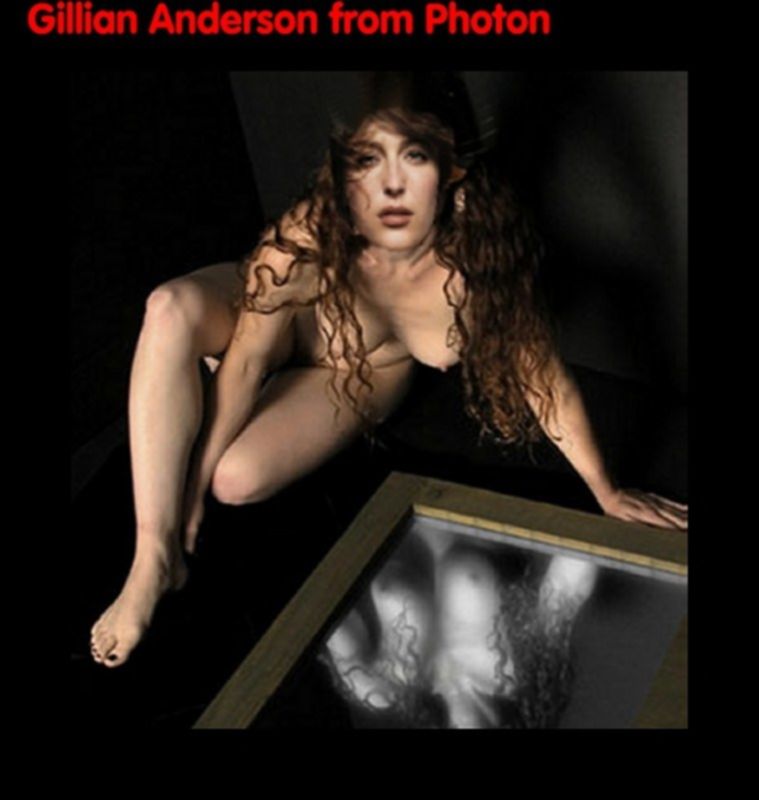 Знаменитая Джиллиан Андерсон демонтирует свою гладкую киску